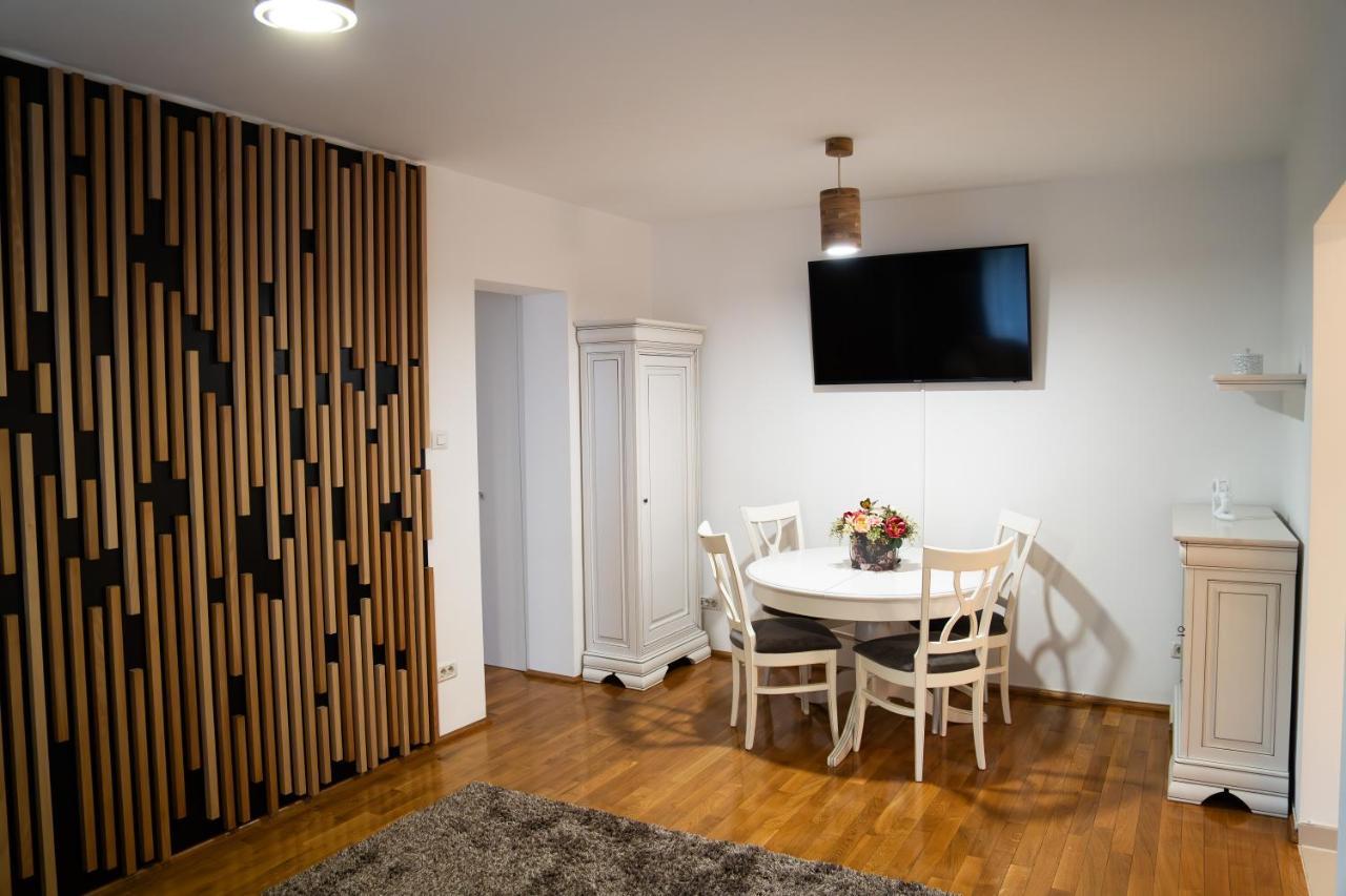 Ultracentral Golden Apartament 1 スチャヴァ エクステリア 写真