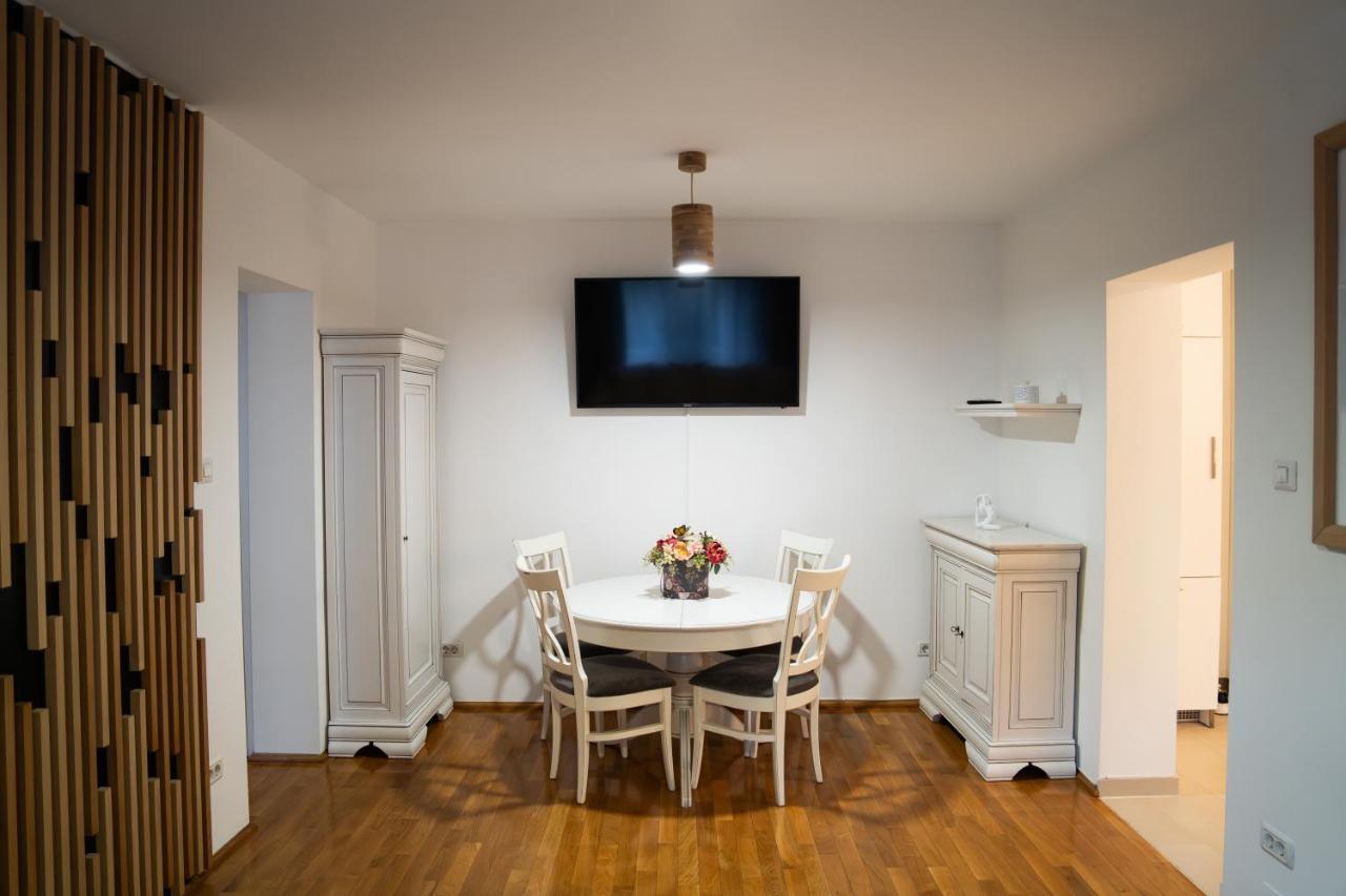 Ultracentral Golden Apartament 1 スチャヴァ エクステリア 写真